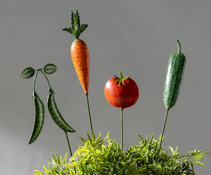 Metal Vegetable Garden Marker Stakes - Carrot, Peas, Tomato, Cucumber
