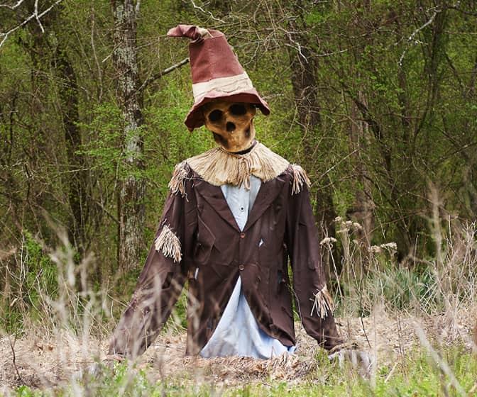 Giant Creepy Scarecrow Groundbreaker