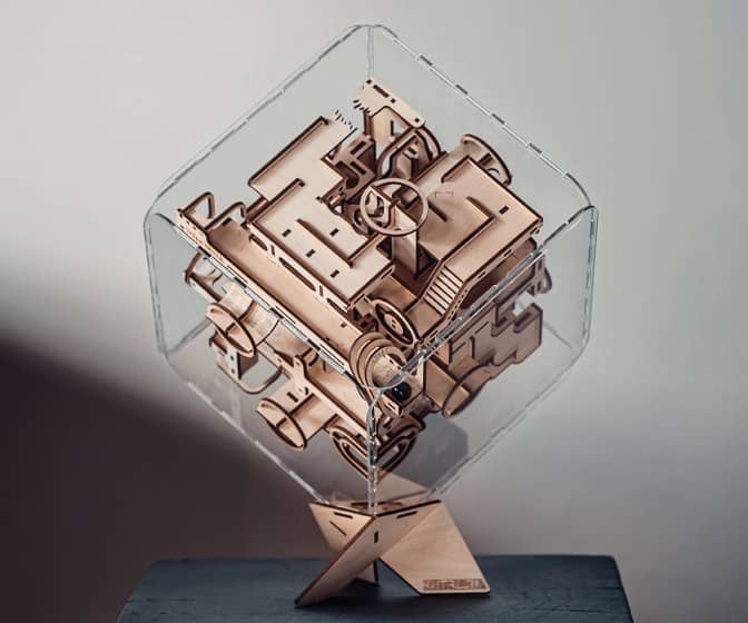 Intrism Pro - 3D Marble Maze Puzzle Cube Assembly Kit